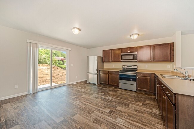 Photo - Newer Home for Lease!