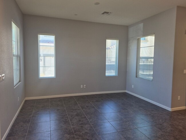 Photo - 4 Bedroom 2.5 bath Available now