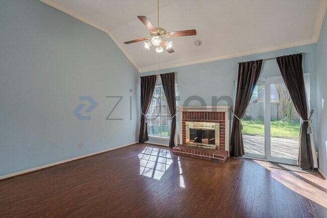 Photo - 16023 Gladebrook Glen Ln
