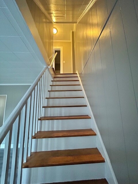 569 Parkview Dr