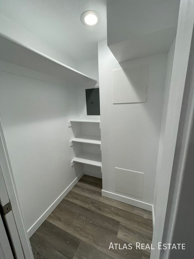 Photo - 6915 Brookhill Dr E Unit B