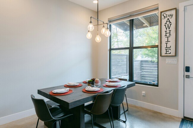 Photo - 203 Nogalitos St