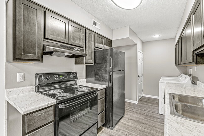 Photo - Oakbrook Village Apartments
