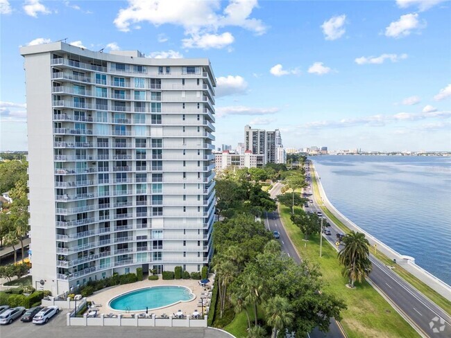 Building Photo - 2611 Bayshore Blvd Unit 504 Rental