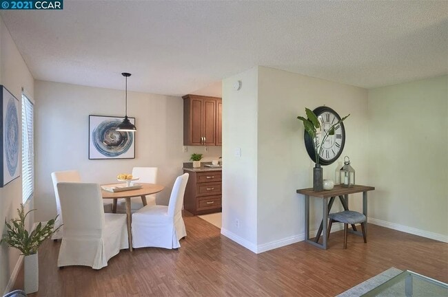 Photo - 2728 Oak Rd Unit 138