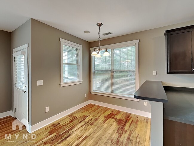 Photo - 183 Herring St