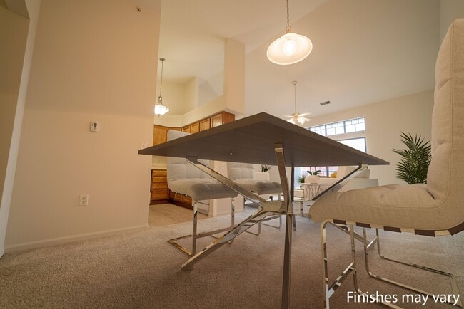 Sarah Dining Room - Prairie Lakes Apartments