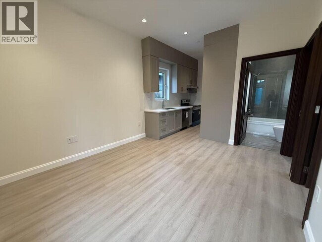 Photo - 1115 W 48th Ave