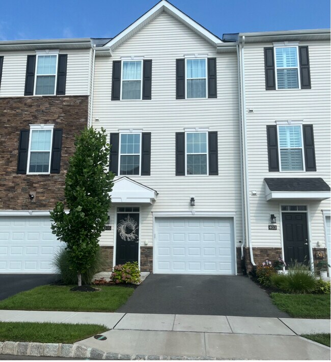 Photo - 405 Spirit Wy