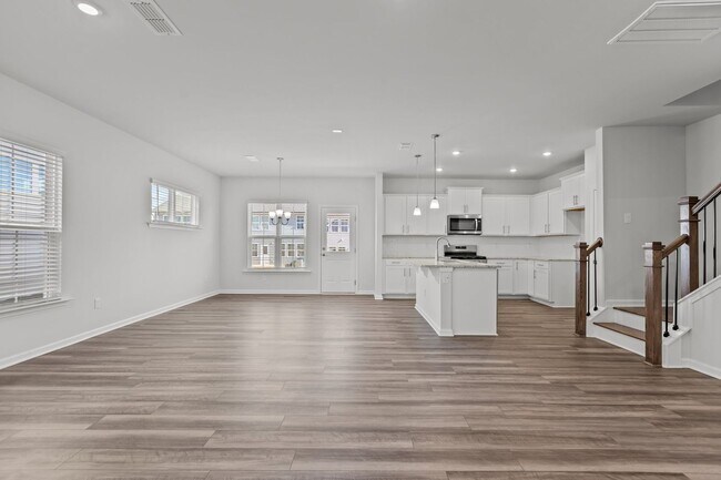 Photo - Gorgeous New Construction! Updated Kitche... Casa