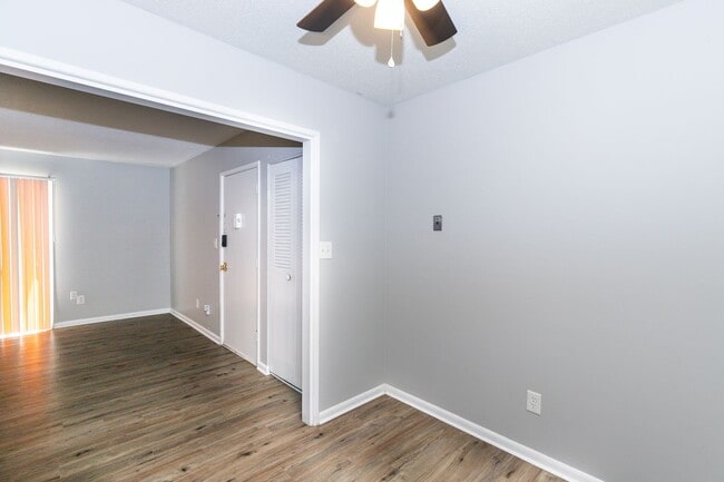 Photo - 5135 NE Chouteau Trafficway Unidad 303