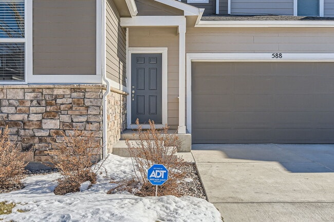 Building Photo - 588 Silver Rock Trl Rental