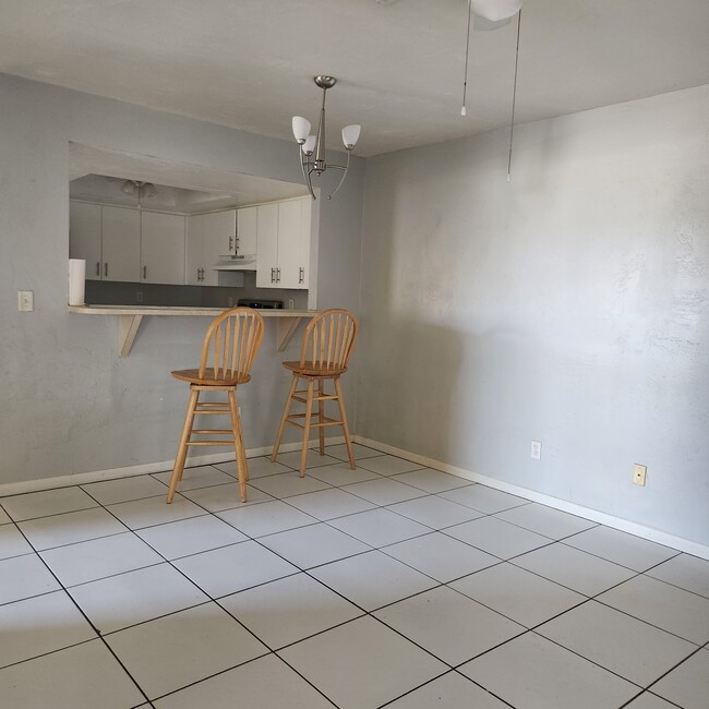 Photo - 611 SW 3rd Ter