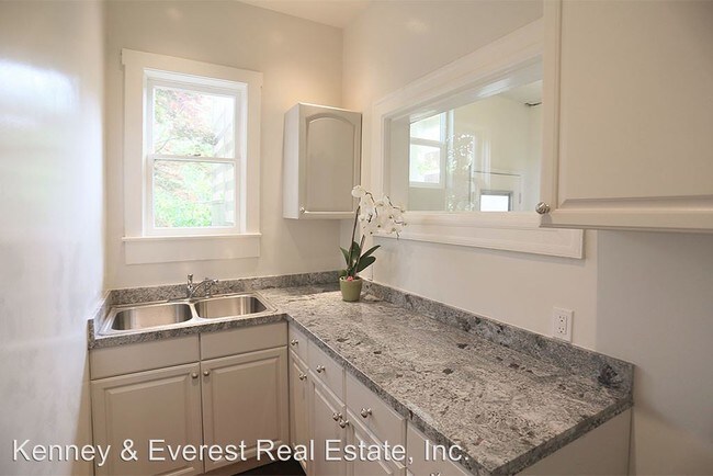 Photo - 3 br, 1 bath Apartment - 164A 5th Avenue