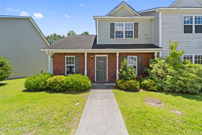 Building Photo - 206 Streamwood Dr Rental