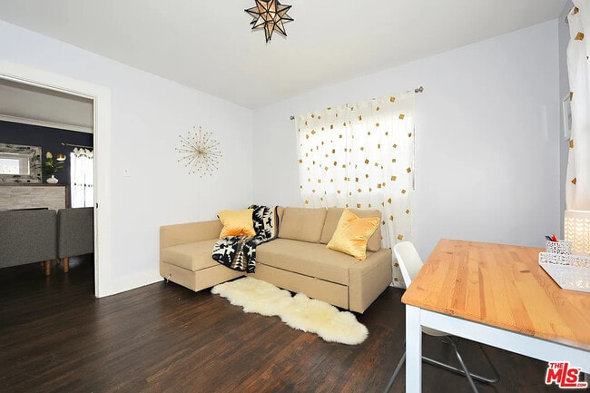 Photo - 3844 Goldwyn Terrace