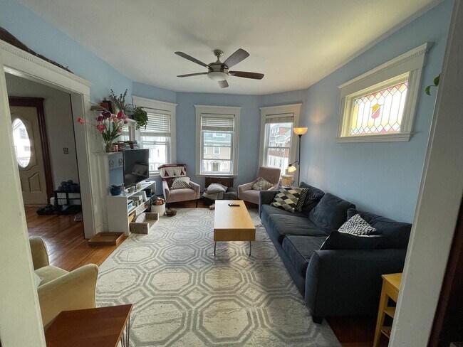 Photo - 19 Mapleton St Apartment Unit 1