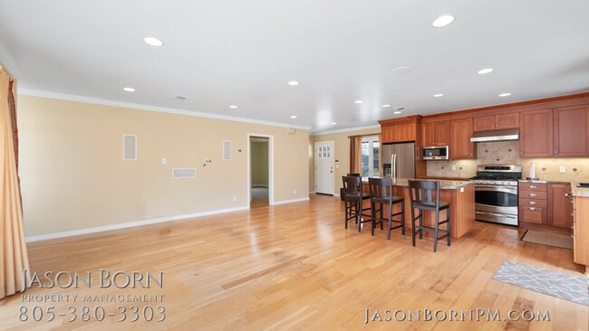 Photo - 370 Frances St