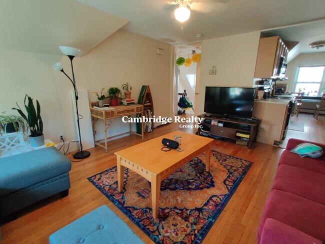 Photo - 1541 Cambridge St Unidad 3B