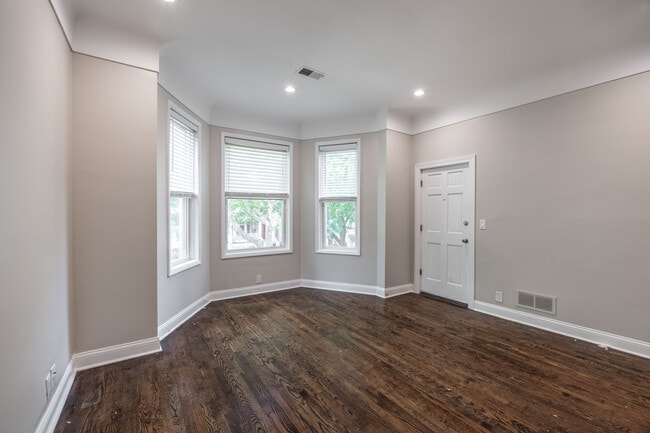 Building Photo - 4849 N Seeley Ave Unit 1