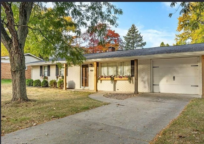 Building Photo - 3 bedroom 2 Bath Home