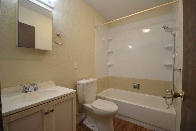 Photo - Creighton Apartments Unit A3