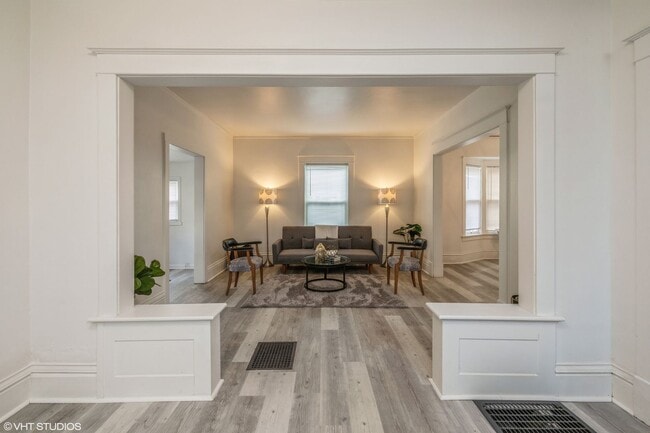 Photo - 3 Bedroom Large House for Rent