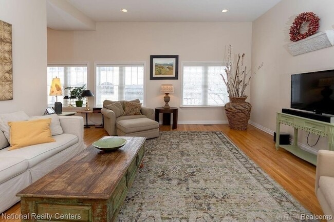 Photo - 143 E Main St