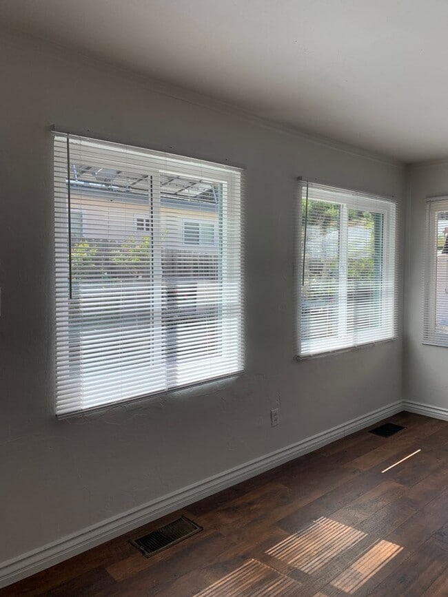 Photo - Curlew Unidad 02