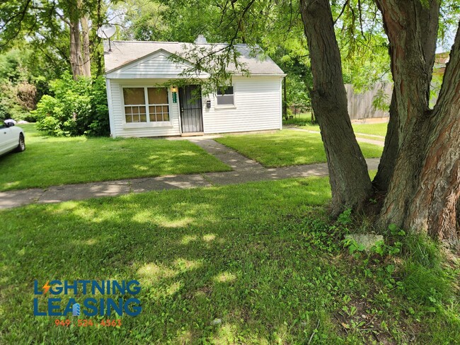 Building Photo - 22214 Puritan-C Unit C Rental
