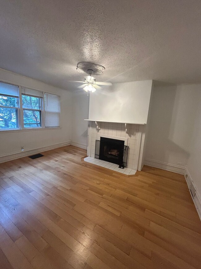 Photo - 2718 N Wilton Ave Unit #1