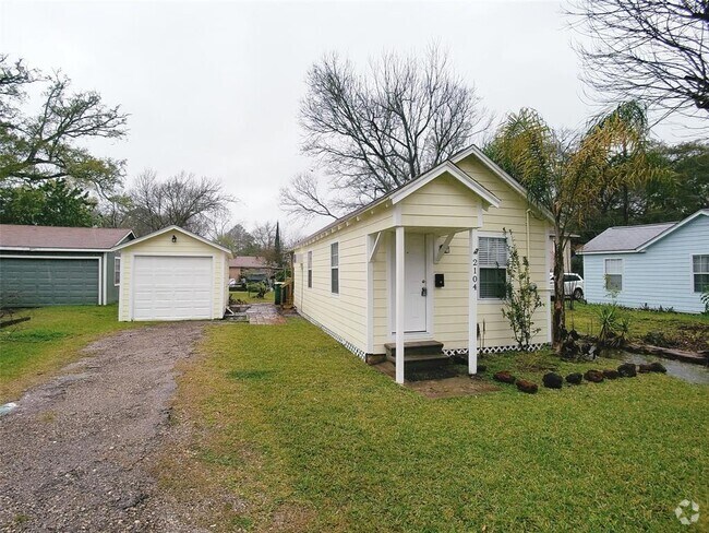 Building Photo - 2104 N Galveston Ave Rental