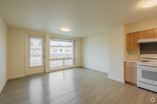 1BR, 1BA - 609SF - Living Room