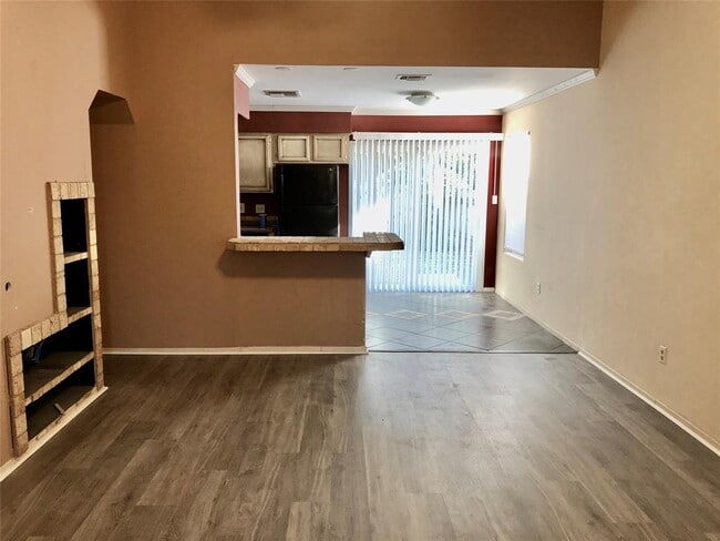 Photo - 718 Decker Prairie Dr