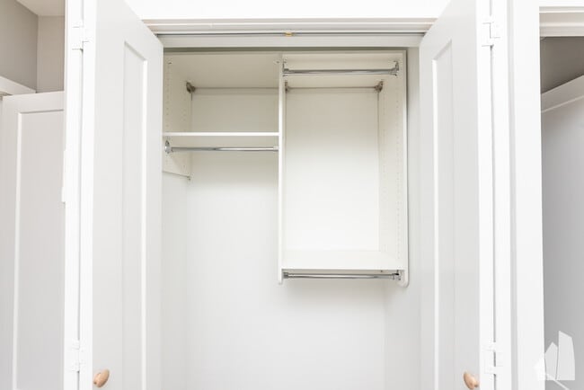 Photo - 3929 N Janssen Ave Unit W3