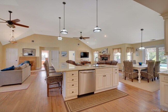 Photo - 3045 Rocky Point Rd