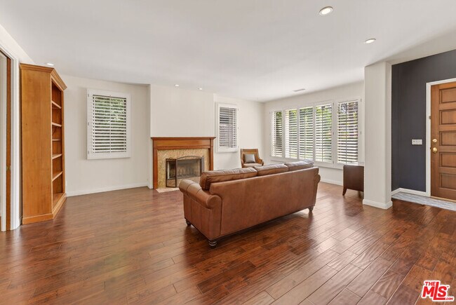 Photo - 16015 W Northfield St