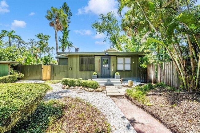 Building Photo - 2027 Panama Dr Rental
