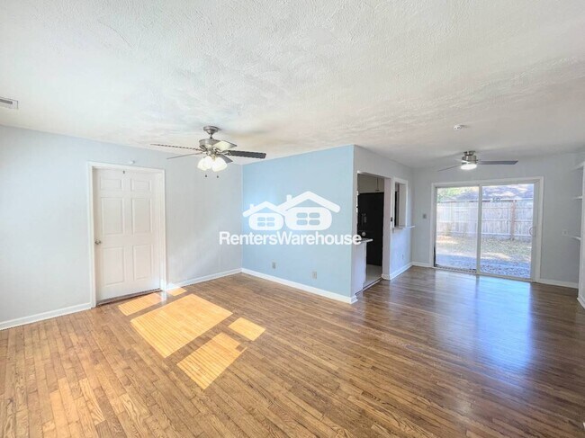 Photo - 4940 Erskine St