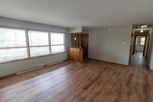 Photo - 1213 E Smiley Ln