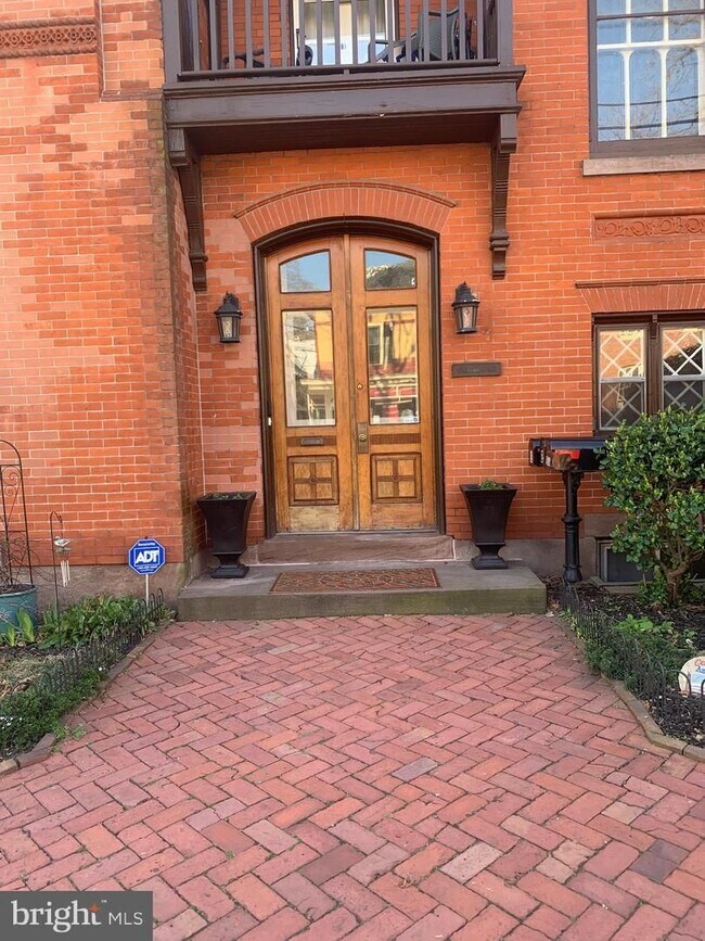 Photo - 256 Radcliffe St Unit 2nd Floor