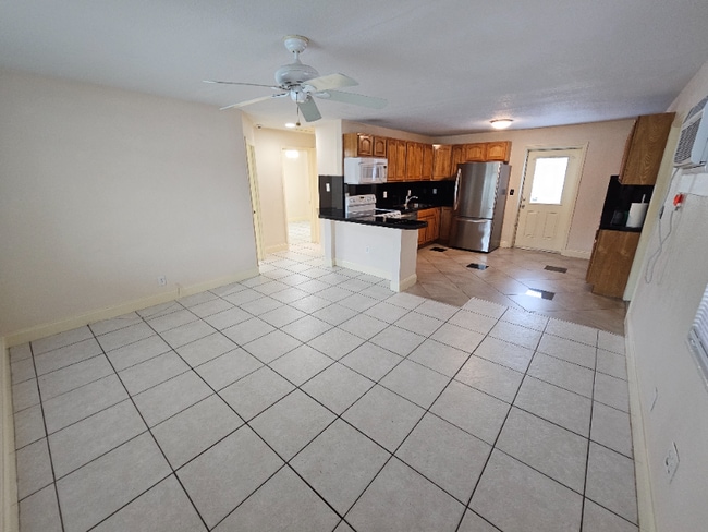 Photo - 220 NE 26th St