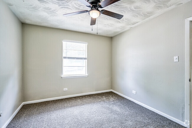 1BR, 1 BA - 497SF - Bedroom