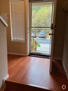 Building Photo - 245 NE Miramar Cir Rental