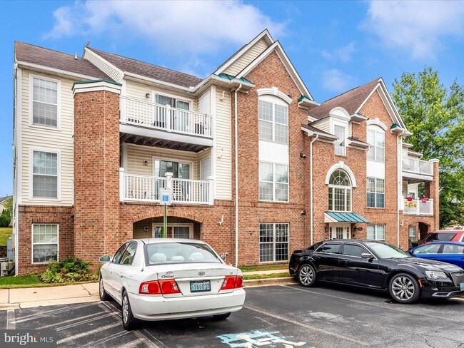 Building Photo - 2501 Coach House Way Unit 3A