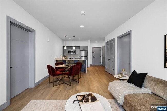 Photo - 1435 10th St