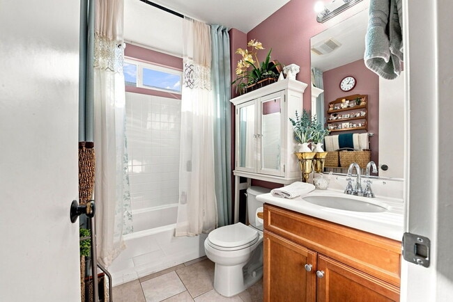 Spacious 4-Bedroom Home in Lancaster