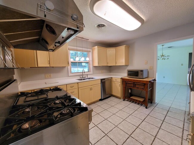 Photo - 133 Glenrochie Dr