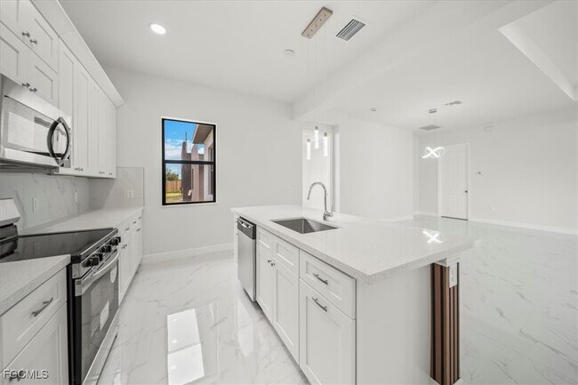 Photo - 9 NW 14th Pl