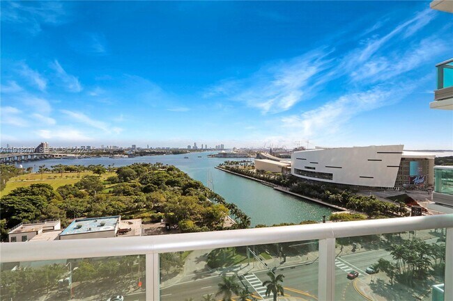 Building Photo - 900 Biscayne Blvd Unit 2508